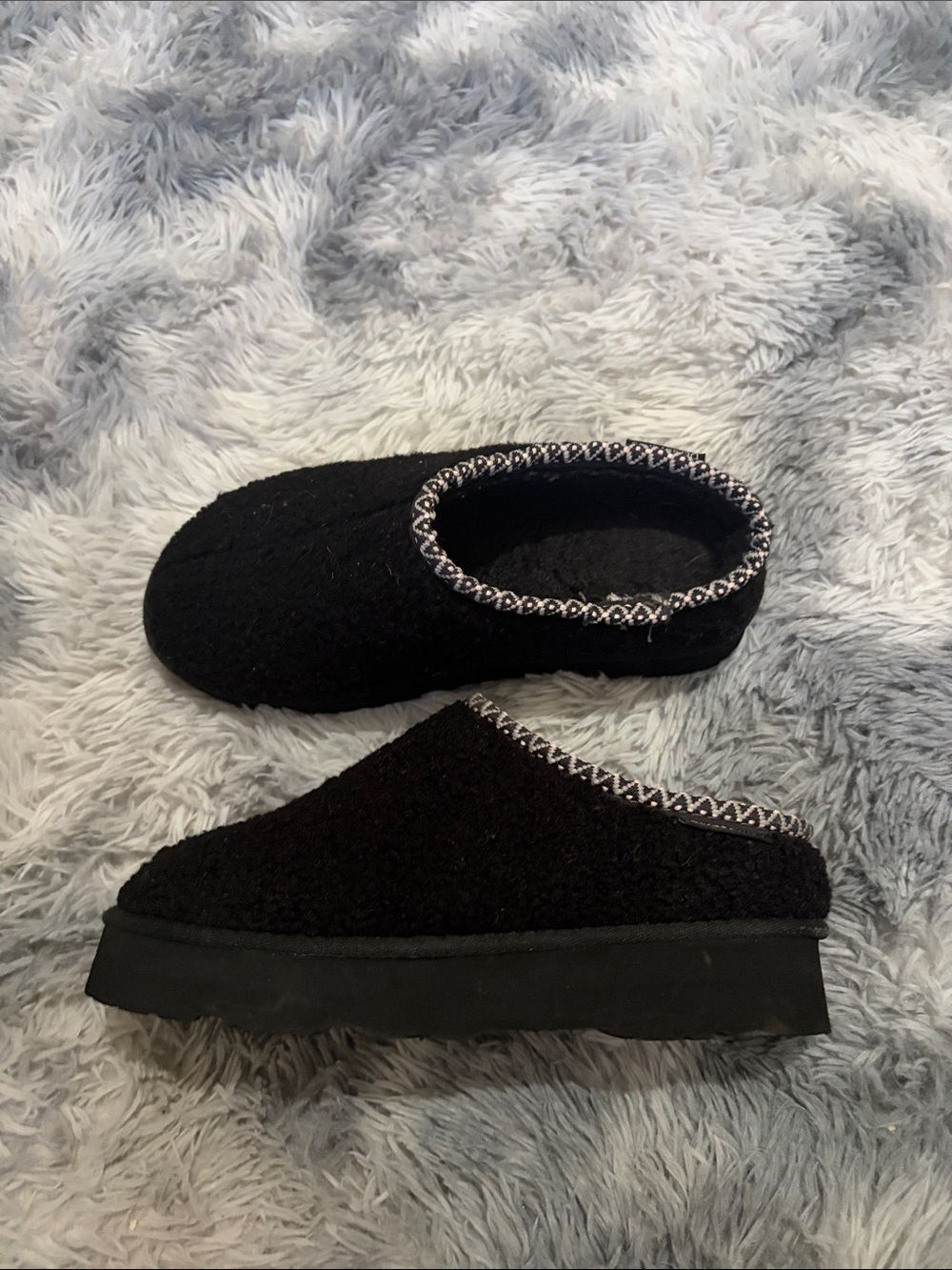 🐾BearPaw Black Women's Slip-On Cozy Clogs